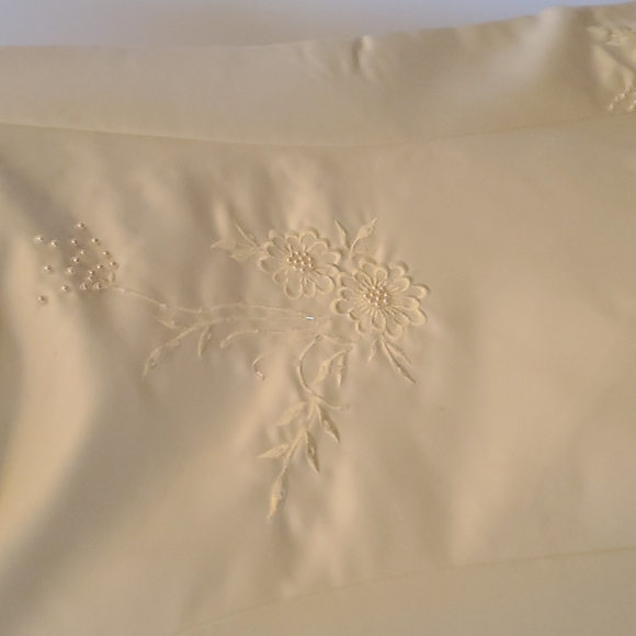 Cinderella Couture Forma Ivory Dress - Picture 2 of 8